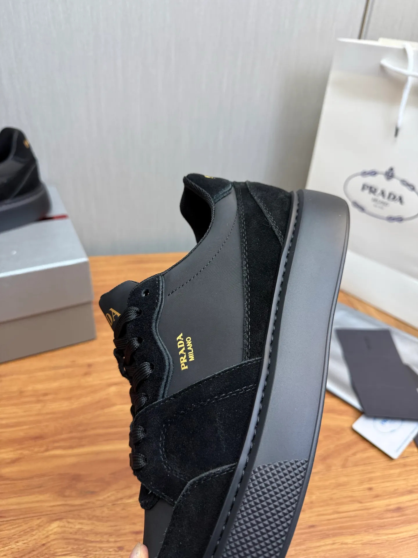 Factory price 560💰 [PRADA] Men’s shoes are popular in the counter, official website is synchronized, 1 high-quality shipment ✔️Original cowhide + cowhide lining, 1🆚1 replica, original sole, 38-45 (45 customized, non-refundable)